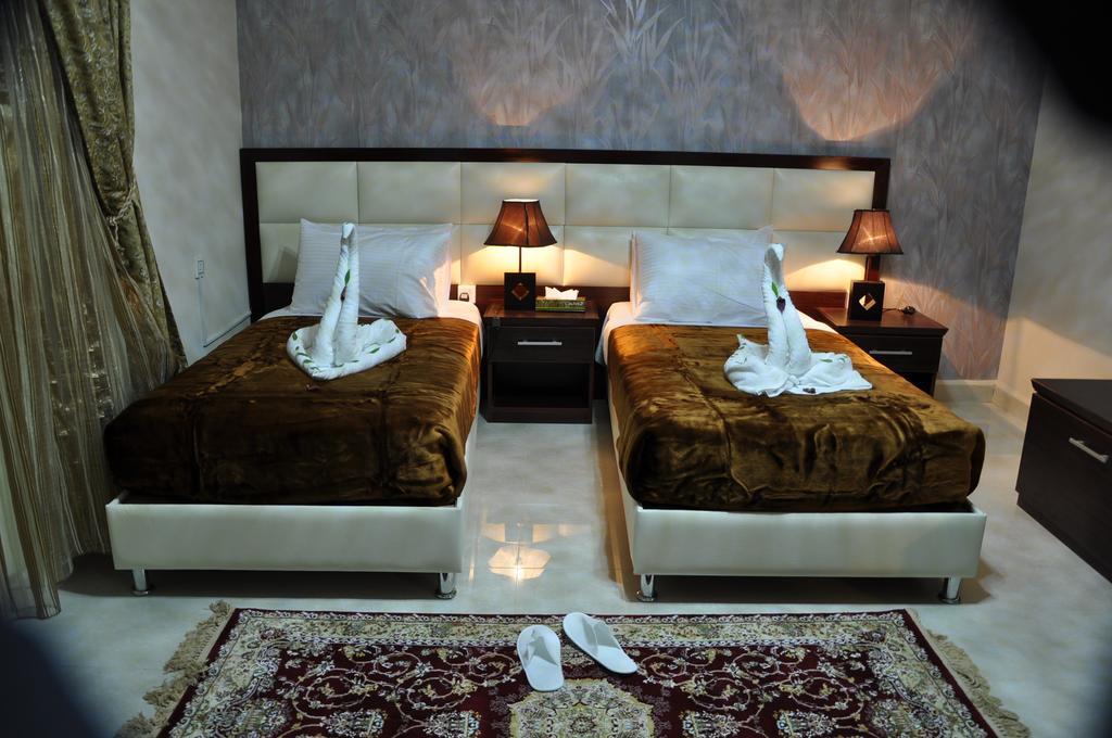 Al Bustan Crown Hotel 2 Arar Værelse billede