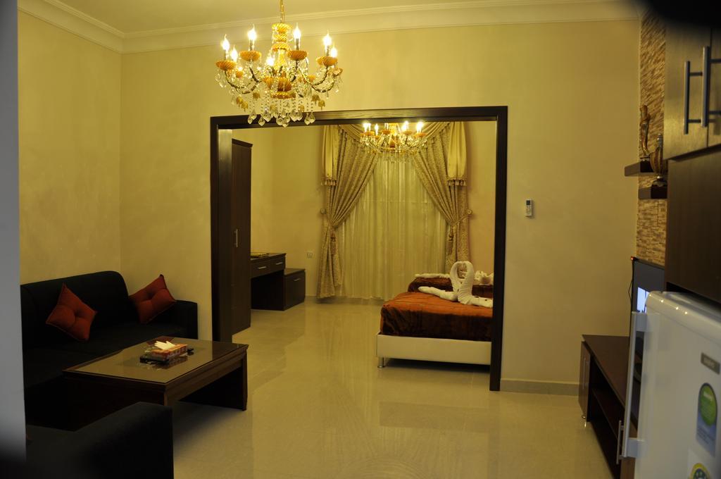 Al Bustan Crown Hotel 2 Arar Værelse billede