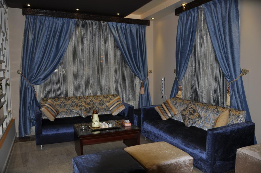 Al Bustan Crown Hotel 2 Arar Eksteriør billede