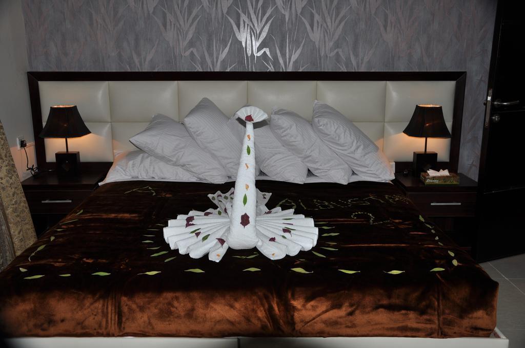 Al Bustan Crown Hotel 2 Arar Værelse billede