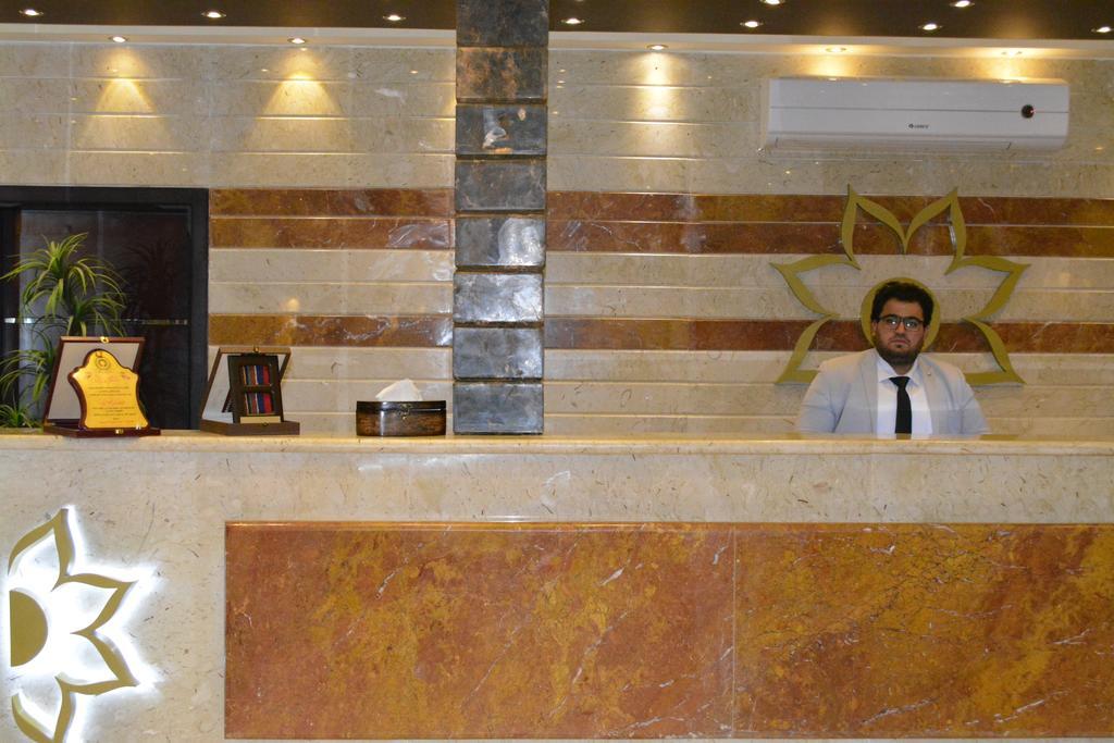 Al Bustan Crown Hotel 2 Arar Eksteriør billede